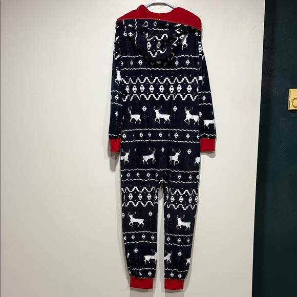 Tipsy Elves Blue and White Patterned Fabric - Picture 4 of 4